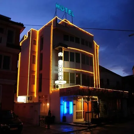 מלון Hotel Skopje 4*